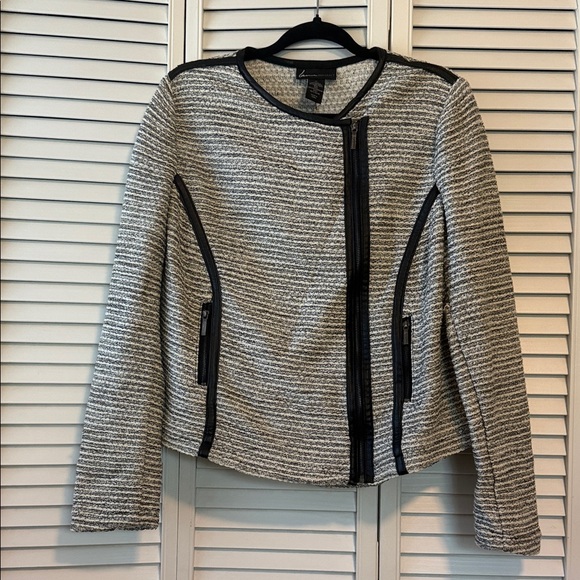 Lane Bryant Jackets & Blazers - Lane Bryant Black and Gray/Silver Cropped Textured Blazer